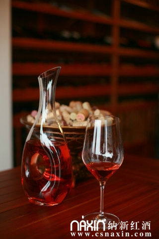 藍(lán)酒莊桃紅葡萄酒